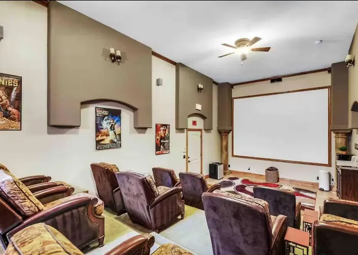 Getaway W/ Pool, Game & Theater Glendale