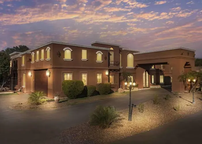 Getaway W/ Pool, Game & Theater Holiday home
