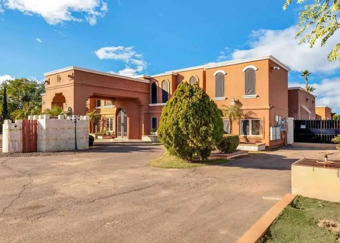 Holiday home Getaway W/ Pool, Game & Theater