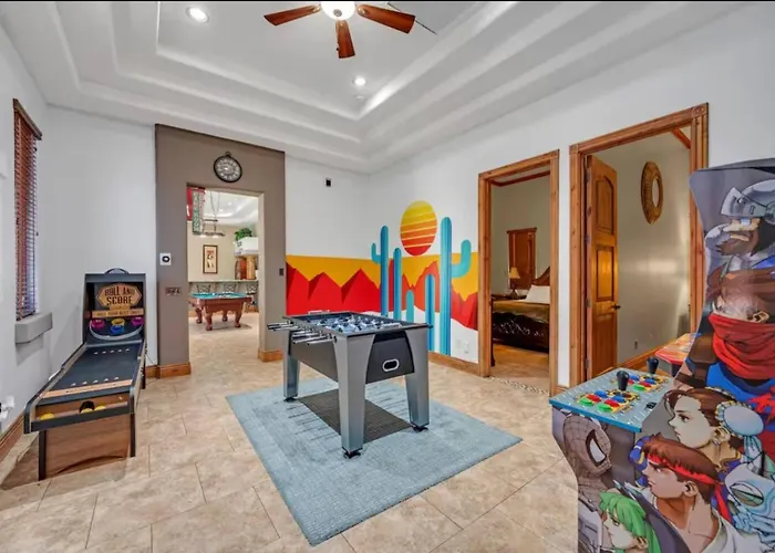 Getaway W/ Pool, Game & Theater * Glendale