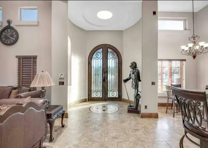 Holiday home Getaway W/ Pool, Game & Theater