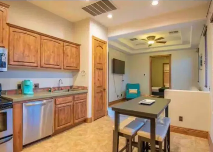 Holiday home Getaway W/ Pool, Game & Theater