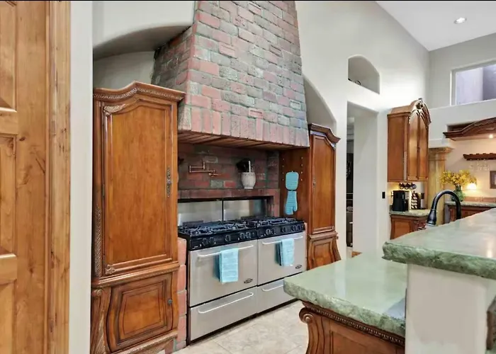 Getaway W/ Pool, Game & Theater Holiday home
