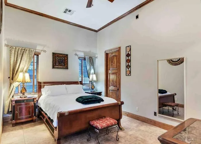 Getaway W/ Pool, Game & Theater Holiday home *