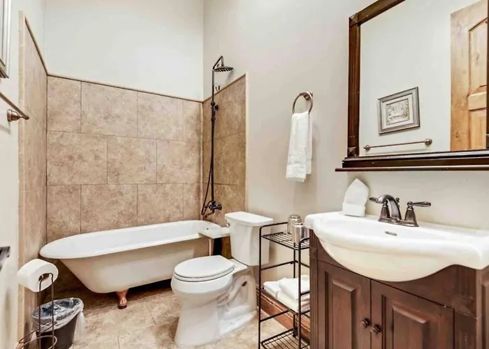Holiday home Getaway W/ Pool, Game & Theater *